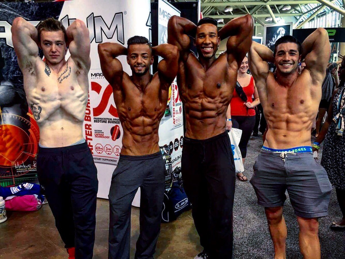 eren_legend's tweet photo. 🔻#LegendNation in full vacuuming effect at #TorontoProShow. Always a legendary moment with these 1st place Champs! https://t.co/tsjzK1ZwYm