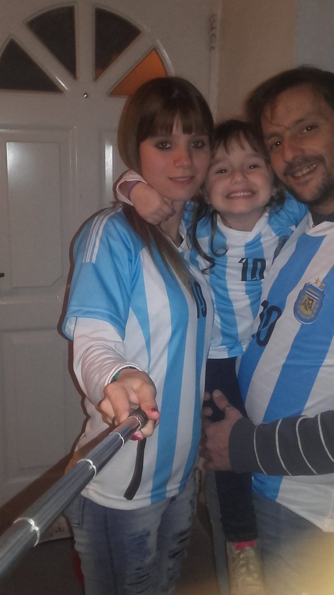 Milagro29003425's tweet photo. #mesisi #NoTeVayasLio ..SOS UN GRANDE EL #10elmejor https://t.co/Yw6zDHHgY3