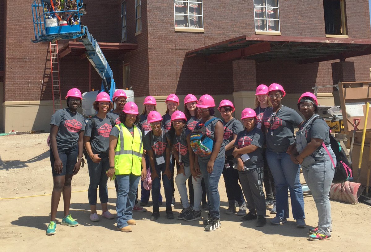 TheWeitzCompany's tweet photo. During a 3day @NebEngineering camp for female engineers, #WeitzNE gave students a tour of the @TSBankingGroup site. https://t.co/iOmSmbBrck
