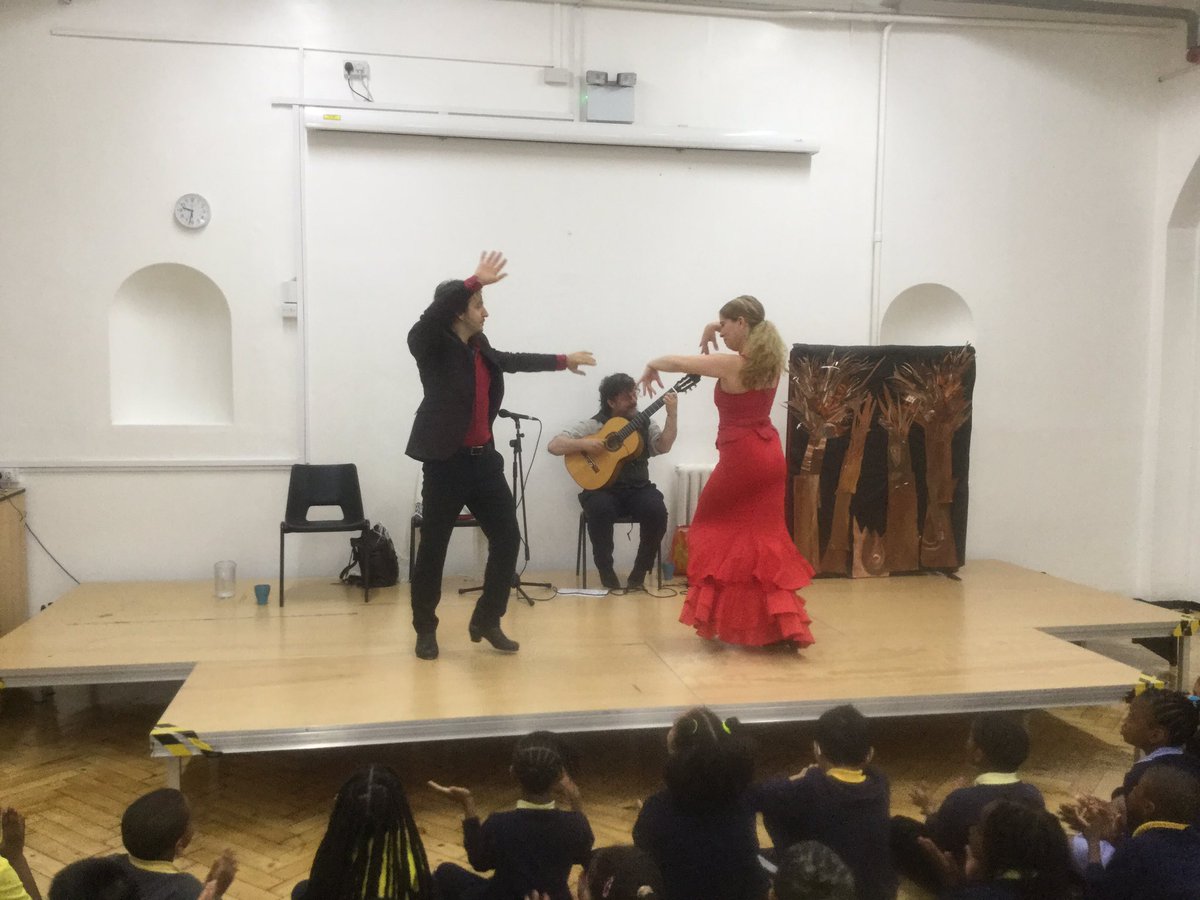 Miss_Hodan07's tweet photo. Fabulous morning spent flamenco dancing @Morningside_ps
Great instructors and a great atmosphere Olè
#hispanicweek https://t.co/aocTRf6SZo