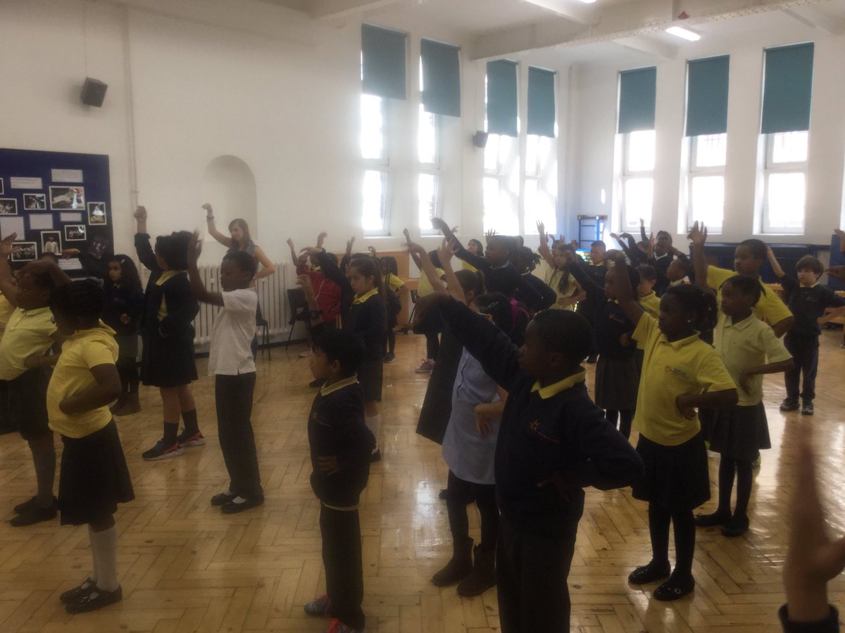 Miss_Hodan07's tweet photo. Fabulous morning spent flamenco dancing @Morningside_ps
Great instructors and a great atmosphere Olè
#hispanicweek https://t.co/aocTRf6SZo