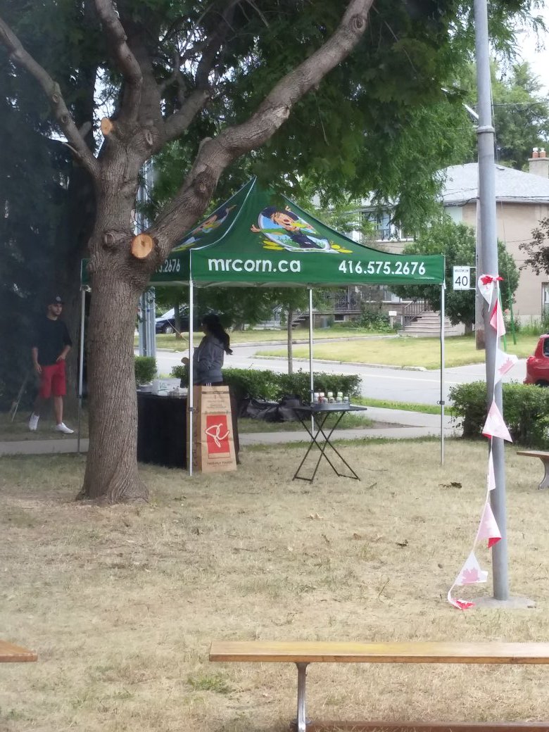 Toomuchglue's tweet photo. @StBernardsTCDSB and this is about to happen #mrcorn #letscelebrate.I love my school community.#cornonthecob @TCDSB https://t.co/xFkvf5O0fV