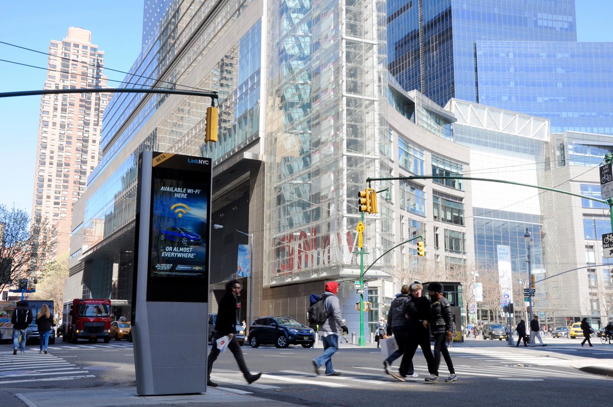 LinkNYC's tweet photo. Hello, NYC 🗽   https://t.co/4VRrdlqvV4 https://t.co/0yKhhuoJDp