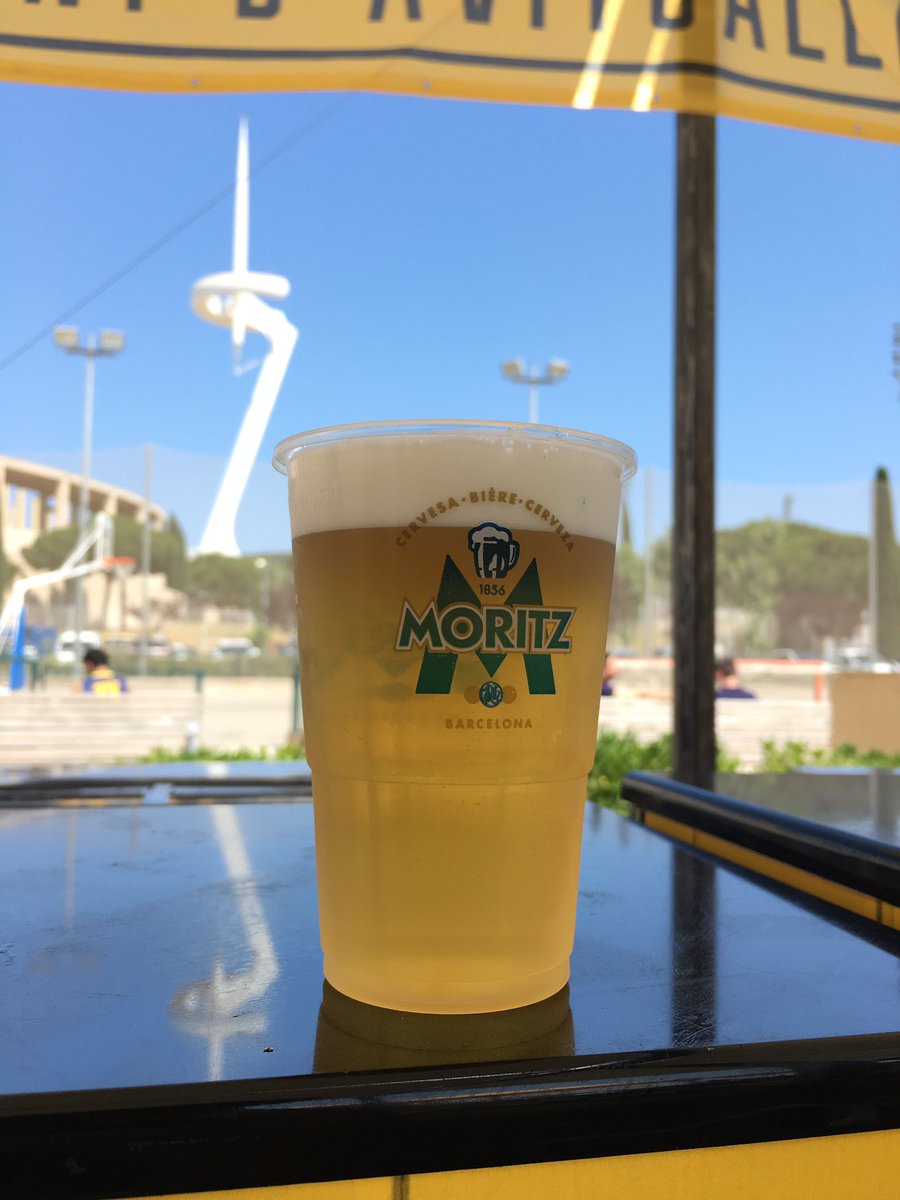 victorlobe's tweet photo. Tomando una @MoritzBarcelona en @080_bcn_fashion #moritz080 https://t.co/e1DTrWjM6Q