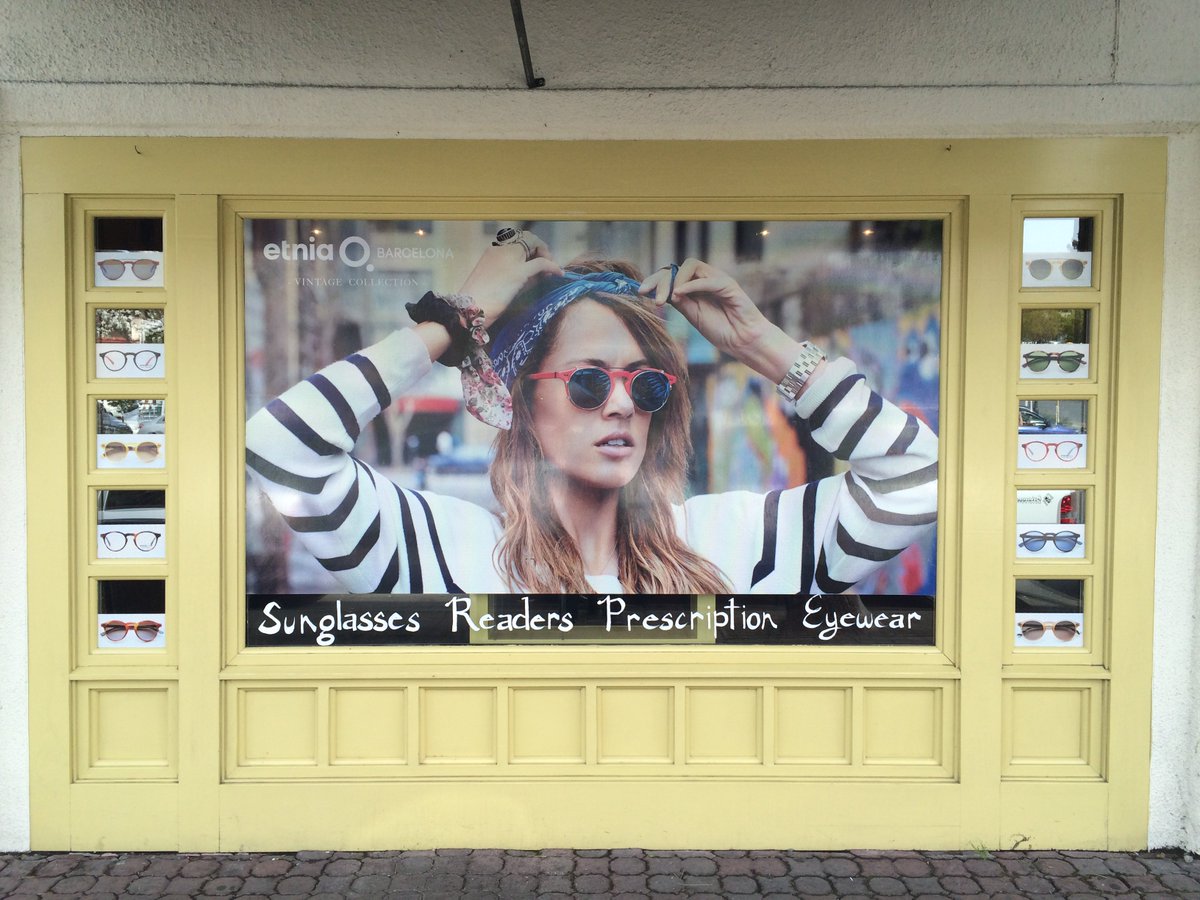 SpeedProSantaCl's tweet image. Timeless #glasses call for timeless #windows! Thank you, @EtniaBarcelona!