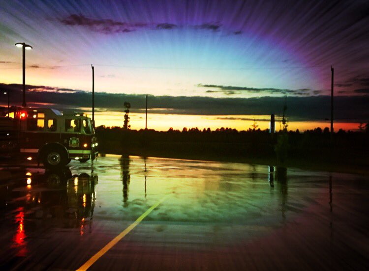 kcalindsay's tweet photo. the sun going down infront of #stationone last night made for a wicked picture with #pump12 🚒 @CFES_DC https://t.co/Y9naNEnwOi