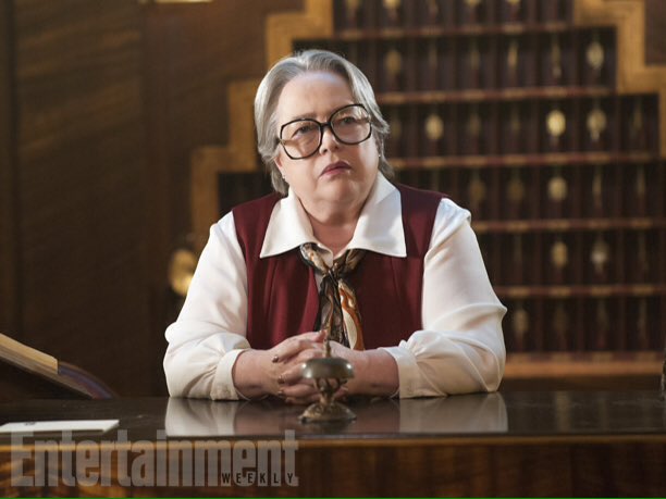 sondage_serie1's tweet image. 325. un joyeux anniversaire à Kathy Bates de #AmericanHorrorStory 🎉😚