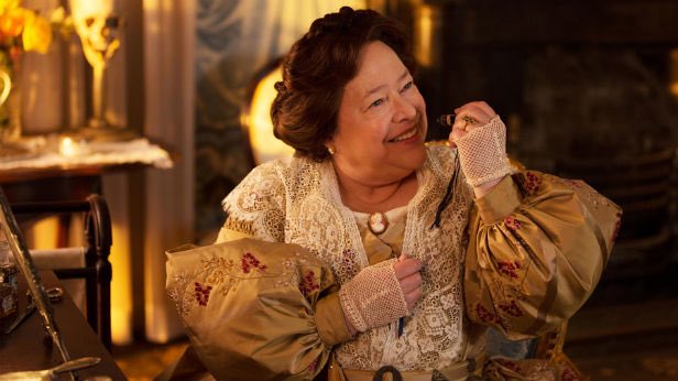 sondage_serie1's tweet image. 325. un joyeux anniversaire à Kathy Bates de #AmericanHorrorStory 🎉😚