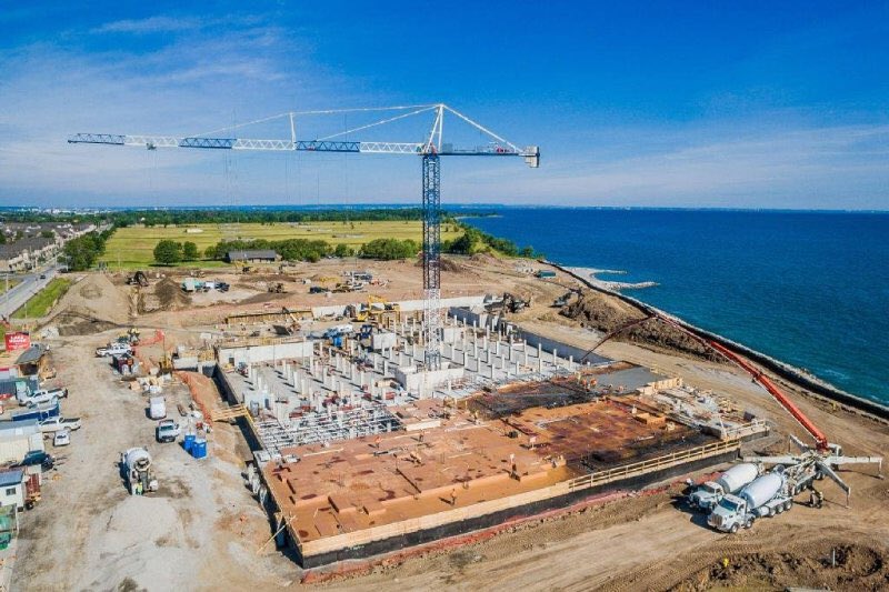 DuikerEric's tweet photo. Good morning Grimsby!    Just a small part of the 120,000 sq ft plate being poured   #52zputz https://t.co/aljuENWGnN
