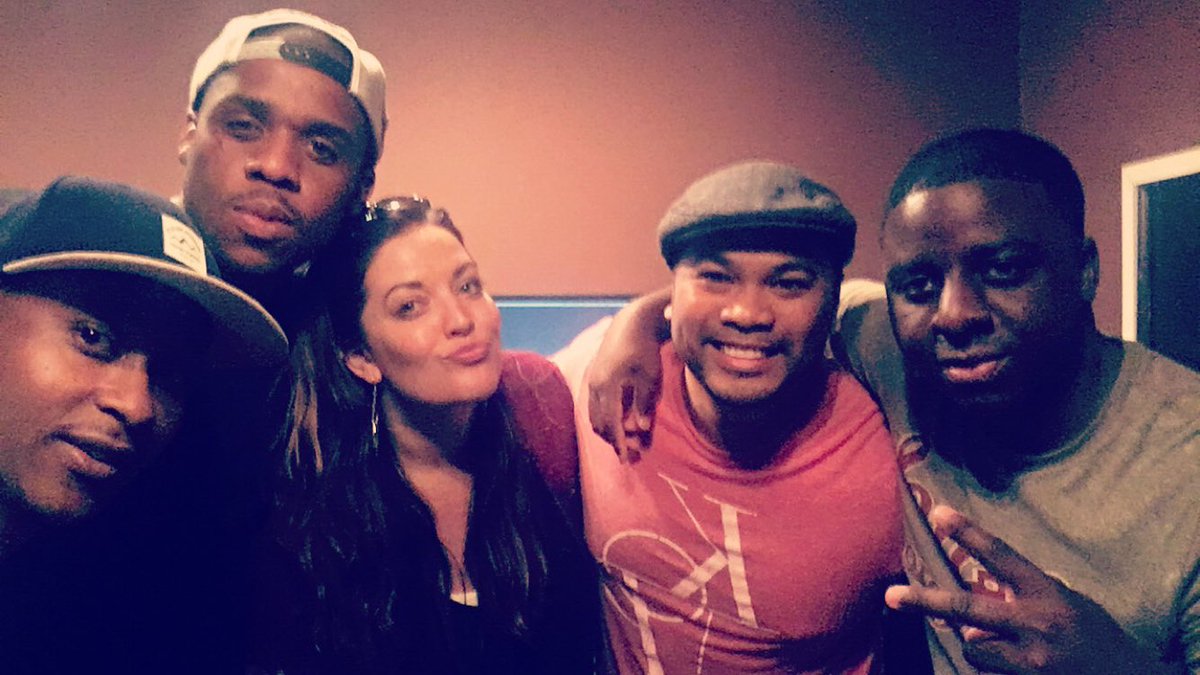 mannystreetz's tweet photo. Always good times in the studio with @sharishort11 @TheRealEnoch @IamJayDavis #Ray @EOAProductions #songwriter https://t.co/Tza4Hn8jUQ