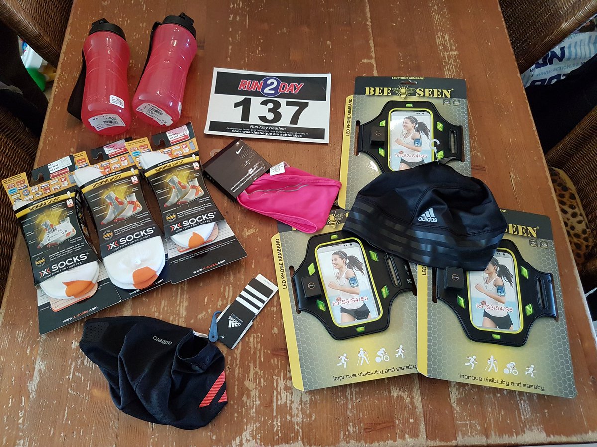 YTloop's tweet image. Bij de Scoutingloop is je startnummer je lot. En dit kun je allemaal winnen! Wauw! Bedankt @run2day !