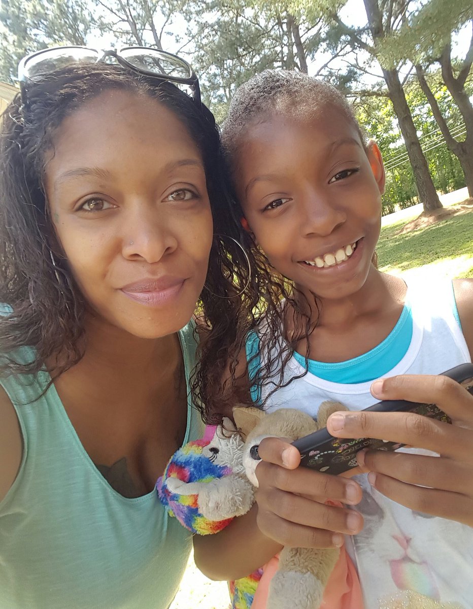 MissMiles517's tweet photo. @BrioIceCream @vermontnutfree @KYVAN82 @WineRayZyn @NutsboutGranola @LetsDoOrganic my daughter โค #FancySundae https://t.co/eZ4syFMB29