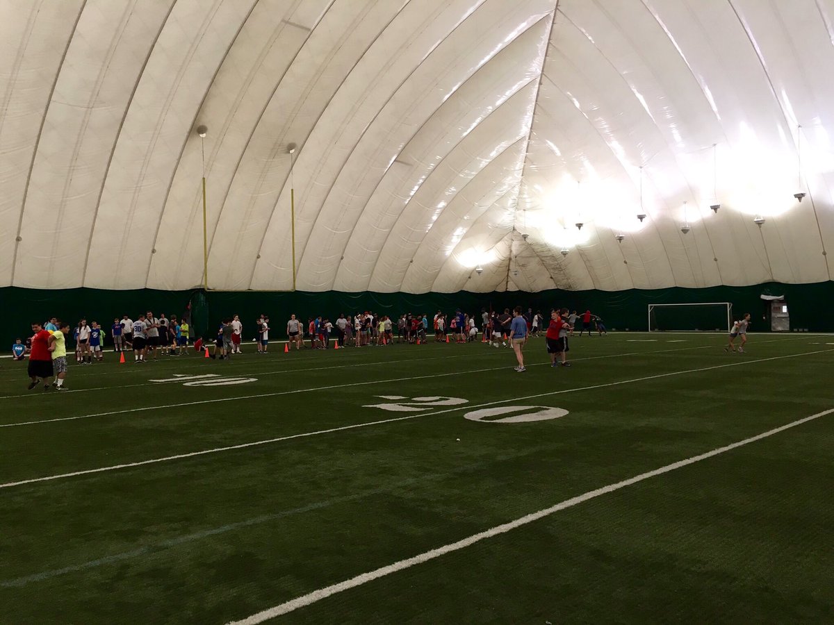 hofsummercamps's tweet photo. Relay races in the bubble is one of our favorite things on a rainy day! #HofstraSummerCamps https://t.co/o4s05DGipb