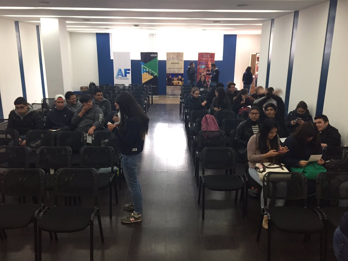 tintatinto's tweet photo. Para que su espera sea entretenida tendremos dos charlas con @ceciliaugalde y una sorpresa #TintaTinto #TTDeViaje https://t.co/eboql4ak4a