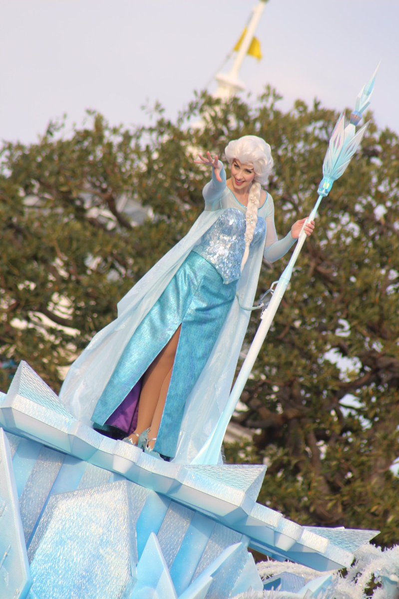 AluvRina's tweet photo. #エルサ #アナ雪 #frozen #Elsa https://t.co/xkBpMT1pWU