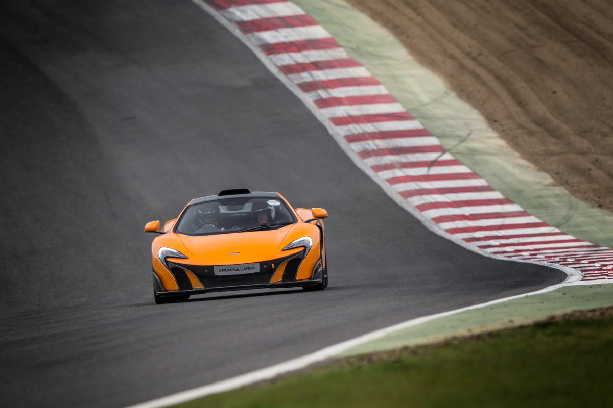 McLarenAuto's tweet photo. Whilst most of us were at #FoS, the #PureMcLaren team were at @Brands_Hatch for two days of track action! #McLaren https://t.co/wnC1dABdNB