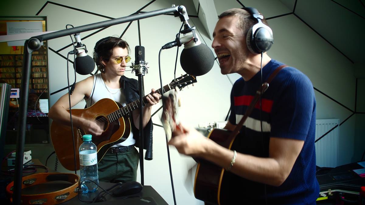ArcticMonkeysRU's tweet photo. #TheLastShadowPuppets #TLSP2 #Live #New
https://t.co/gu6hoiBeEb https://t.co/lwKERgjmOt