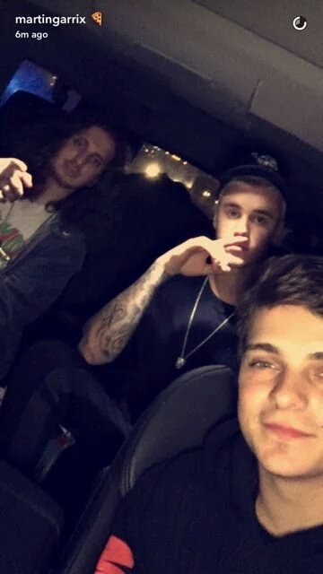 BieberFeverPY_'s tweet photo. Fotos de Martin Garrix vía Snapchat con Justin 
Son hermosoos 😍💜 https://t.co/hOtfdpilOs