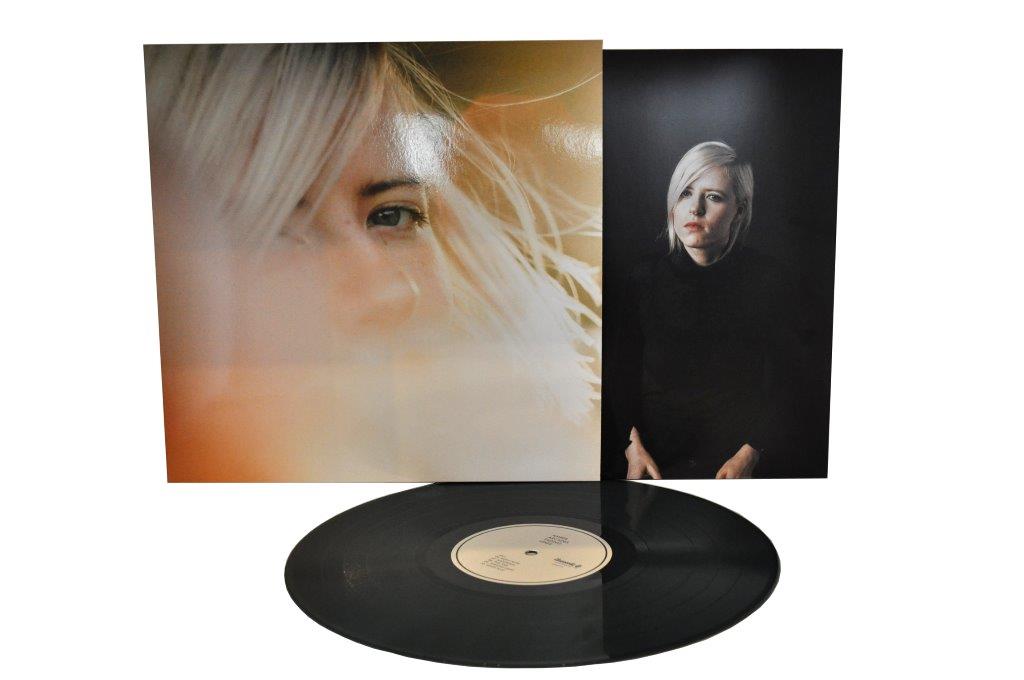 Nederklinkers's tweet photo. In juli 2016 is het debuutalbum #FadingLines van @AmberArcades de #NederklinkersMaandCD op @roulettefm en @IndieXL https://t.co/1Y6Z0Konna