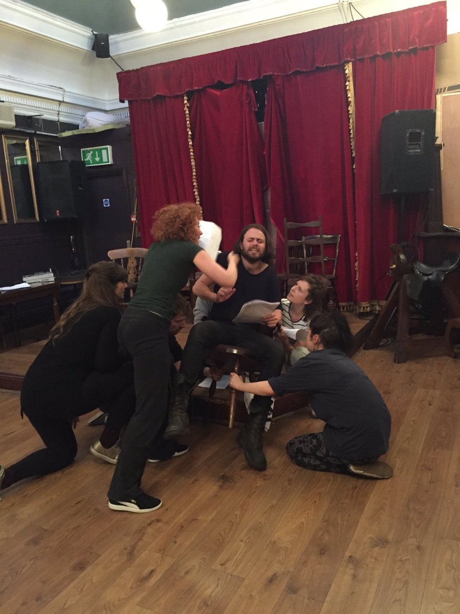 RafaellaMarcus's tweet photo. Brilliant witchy second day on #LadyPercy. Those @queyntelaydies are clever wenches. https://t.co/SoH9xdngCp