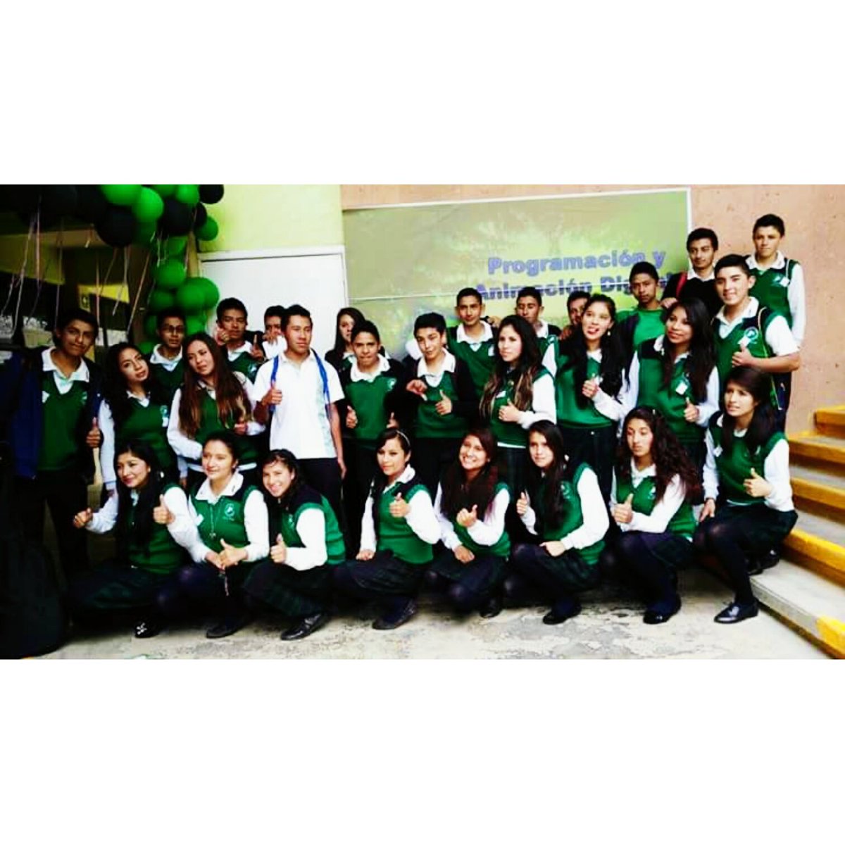 YadizFran's tweet photo. @cecytem_program #somoscecytem #amigas #unagranmaestra✋ #Graciasportodo📚 https://t.co/WP1hQvVHco