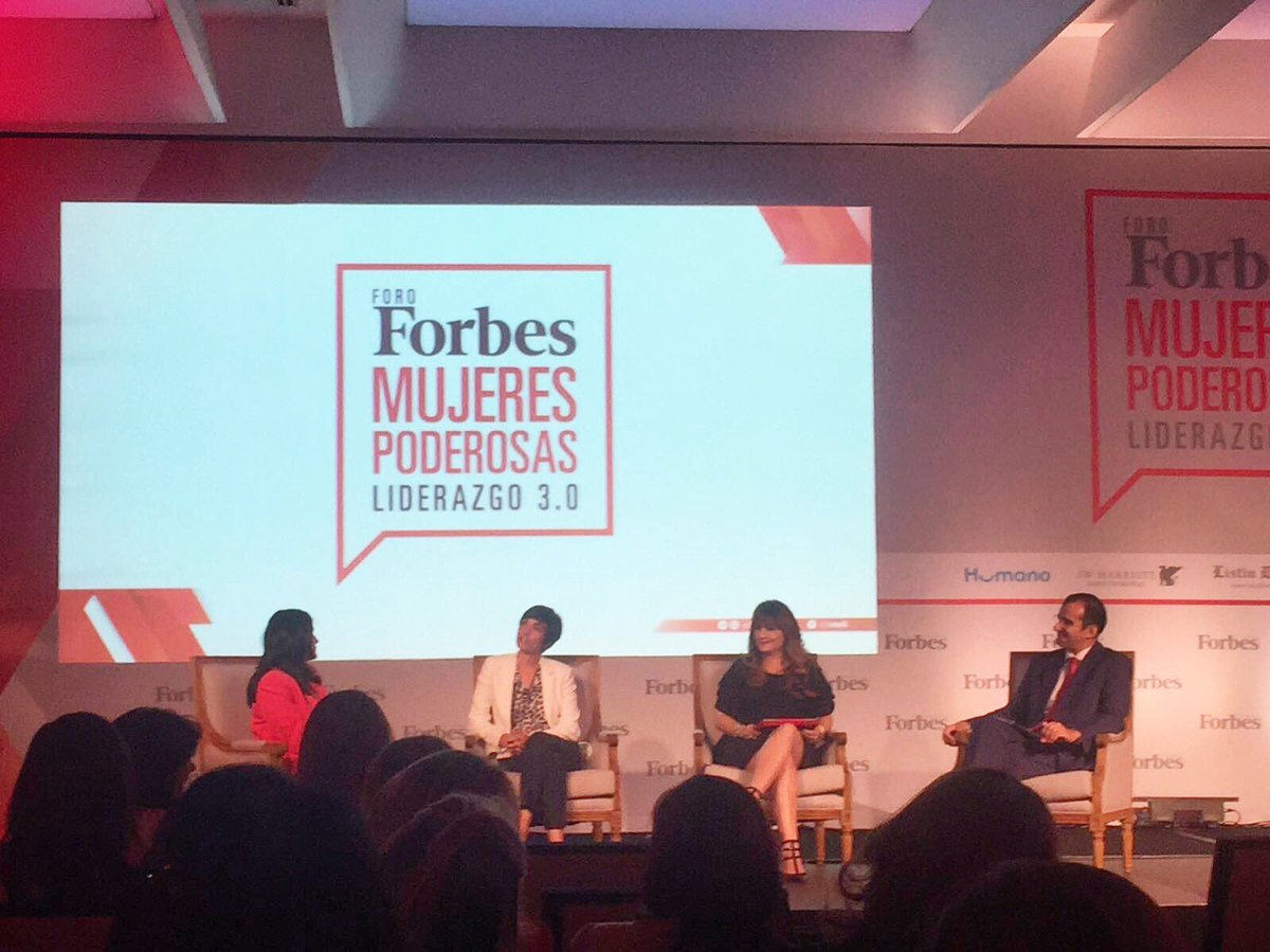BarnaManagement's tweet photo. Foro Forbes #MujeresPoderosasRD https://t.co/HiBbkzQUAv