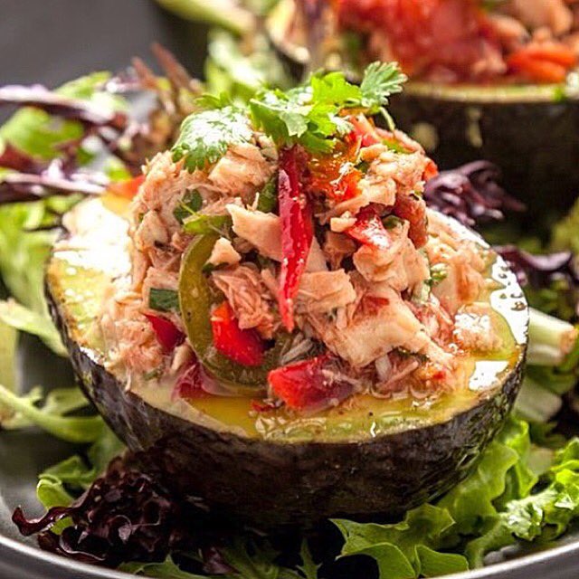 BillyDec's tweet photo. Post Nashville feasting...#Rockfit: tuna stuffed avocado w/bell peppers, jalapeños, cilantro &amp; lime @Rockit https://t.co/3INTO5haxx