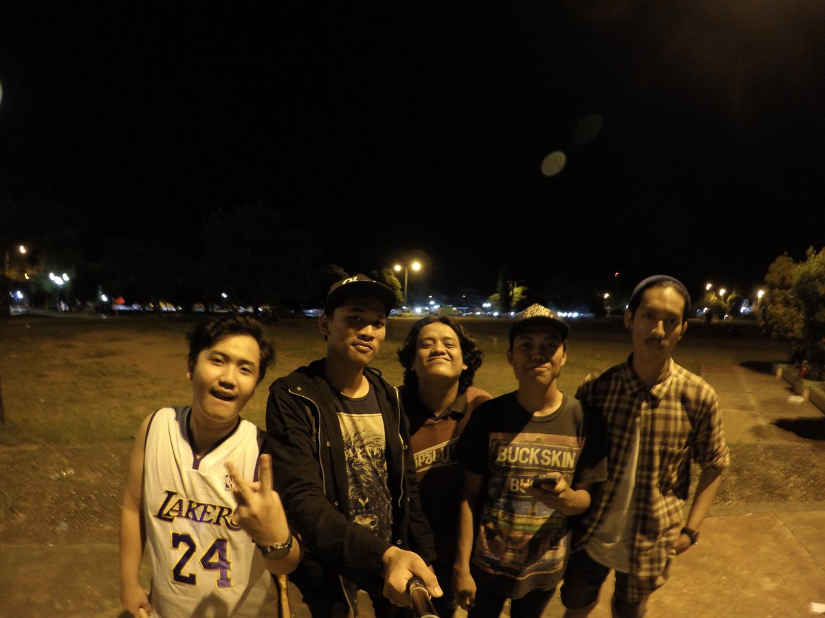 thcinhere's tweet photo. Taylor Gang ! @wizkhalifa @ajimaul @AdhityaLP @RonyPeoplez_ @LuthfiBDR https://t.co/BNzc9IGyZM