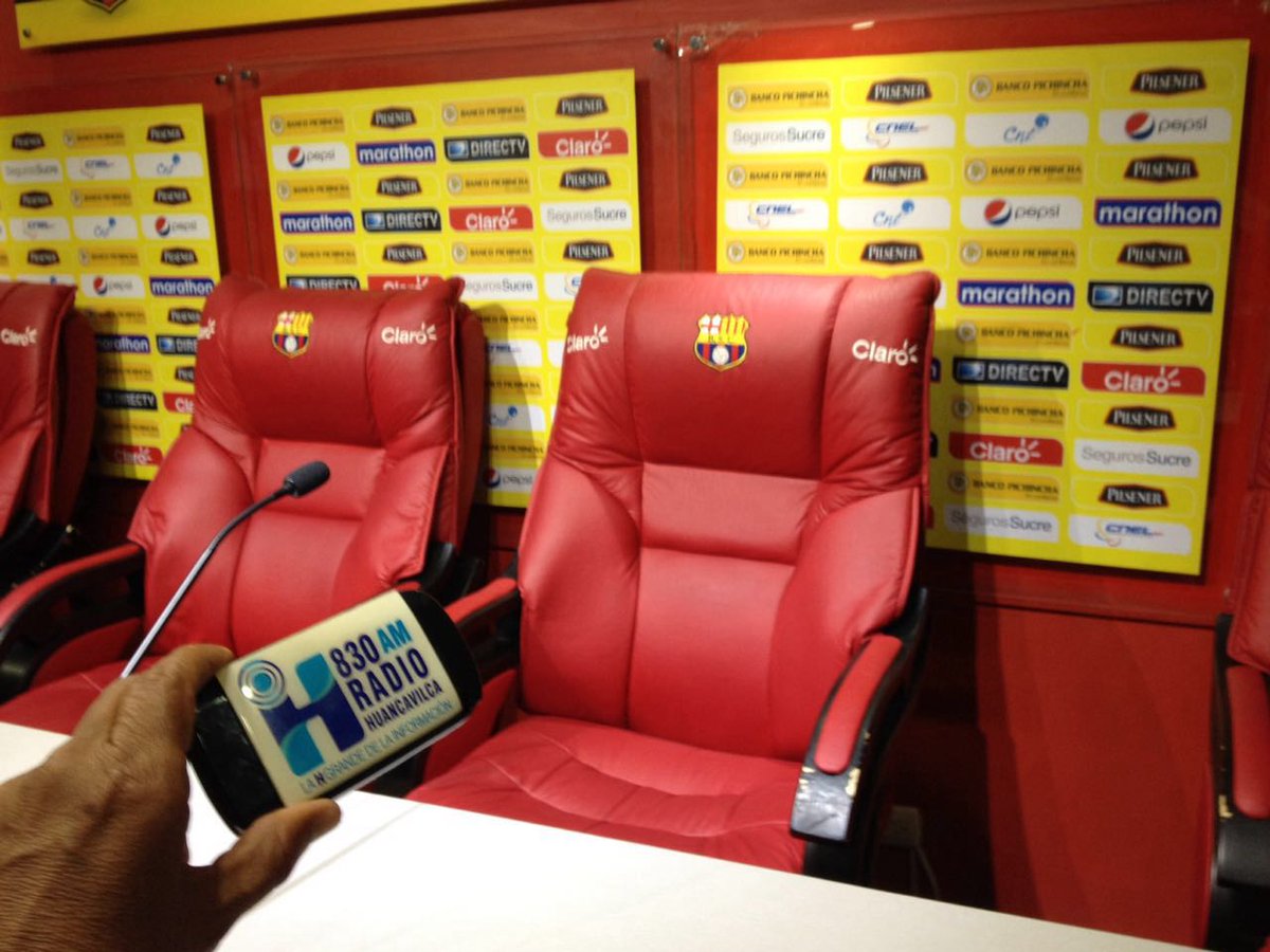 RadioHuancavilk's tweet photo. A punto de comenzar la Rueda de Prensa donde @BarcelonaSCweb va a anunciar nuevo Auspiciante @RadioHuancavilk https://t.co/OPNk54vwgP