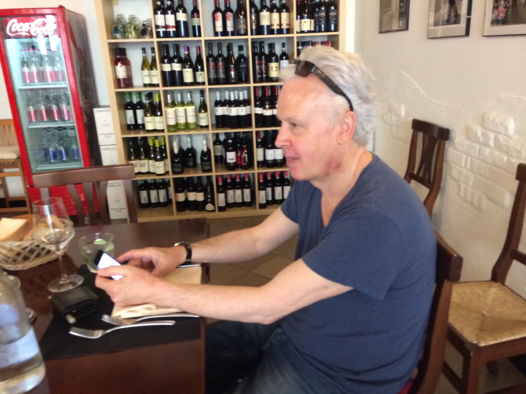 AurynQuartett's tweet photo. #este2016 @violastew during a break in a restaurant https://t.co/KRbIA22BM3
