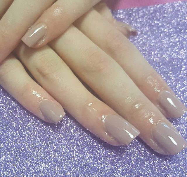 cherrybombgals's tweet photo. Classic nude nails by Kay! Using @NSINails acrylic &amp; @CNDWorld shellac #nails #notd #scratchmagazine #bbloggers https://t.co/8gHCWiQ8YL