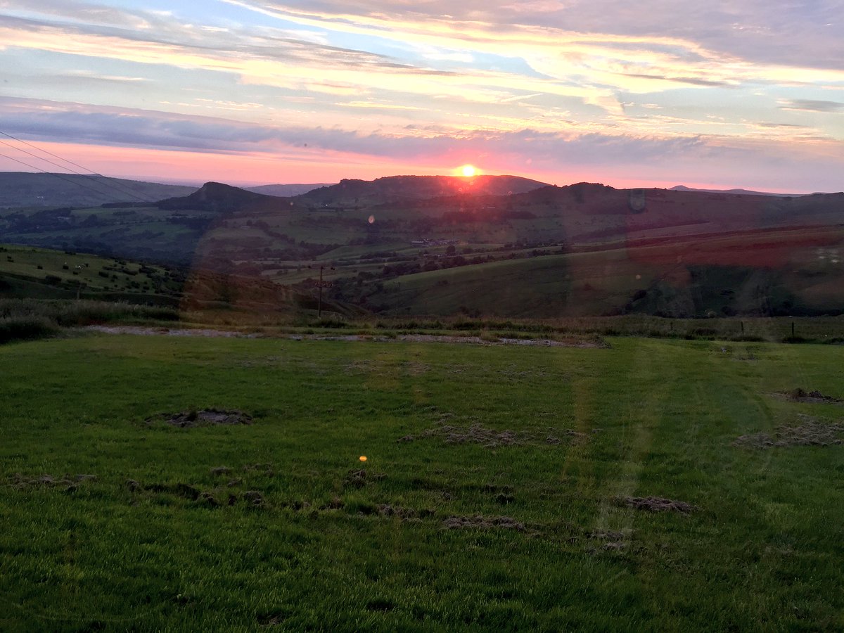 _WeAreNow's tweet photo. Dreaming of nicer weather 💭☀️ #takeusbacktothePeakDistrictplease #WorkSmarts2016 https://t.co/Qj11a1cxbF