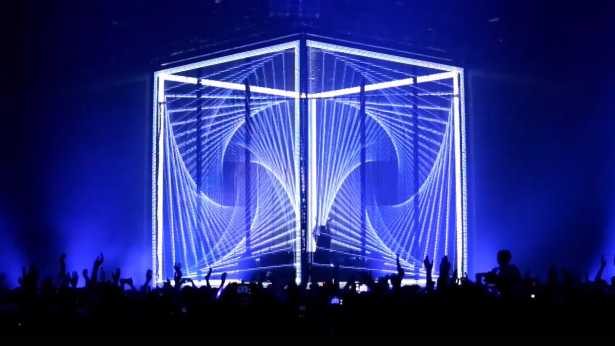 ericprydz's tweet photo. EPIC 4.0: An Exclusive Look Inside my Live Show

https://t.co/yIqW7g6I5L

@mashable https://t.co/sQ6zisBhXf