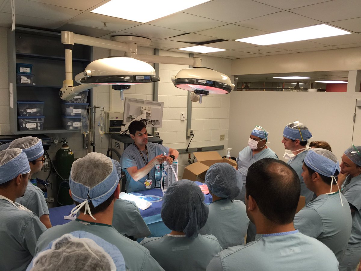 UHCaseSurgery's tweet photo. Resident Victor Sandoval teaching about tubes and drains at Intern Bootcamp 2016! #surgery https://t.co/3DyntUZVWA