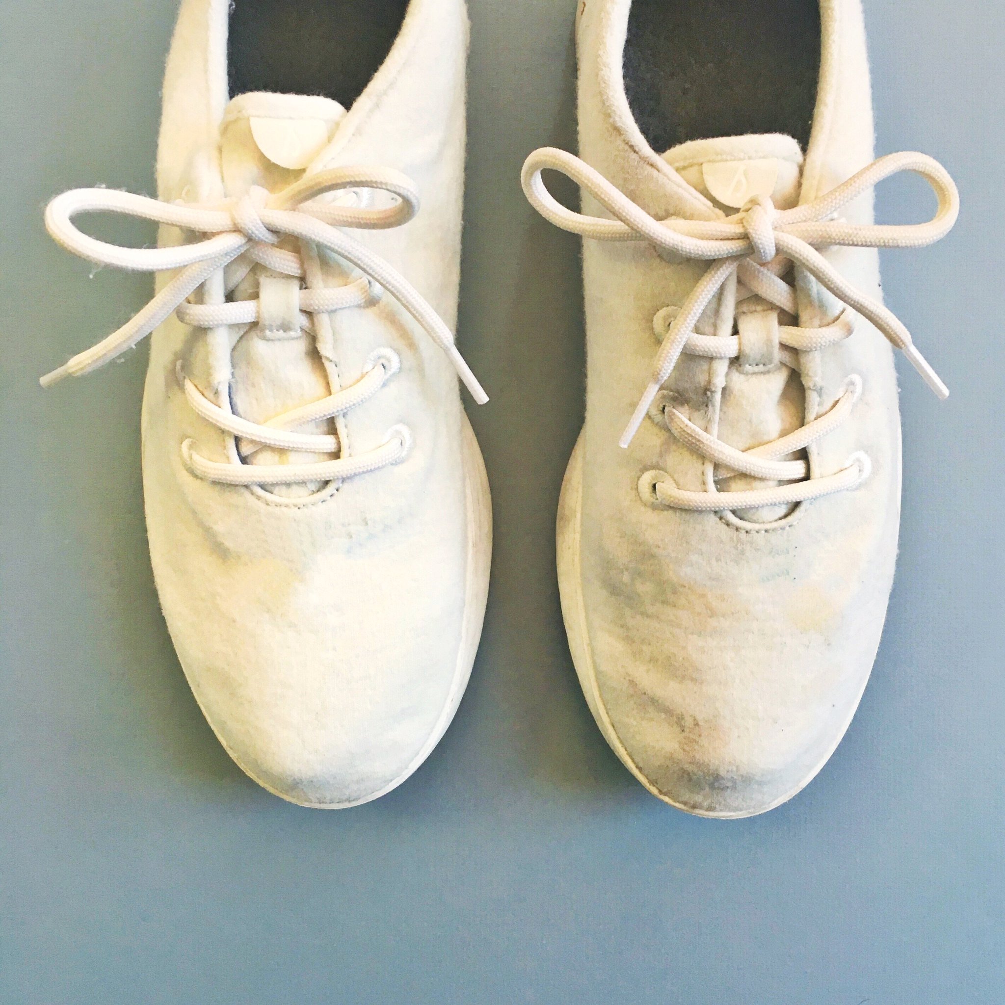 We know that keeping white shoes clean 