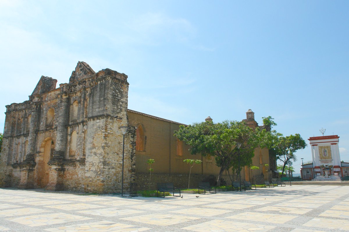 Sectur_Chiapas's tweet image. #SegúnMisCálculos el Templo de San Sebastián data del S. XVII,  ícono de la arquitectura colonial de #ChiapaDeCorzo