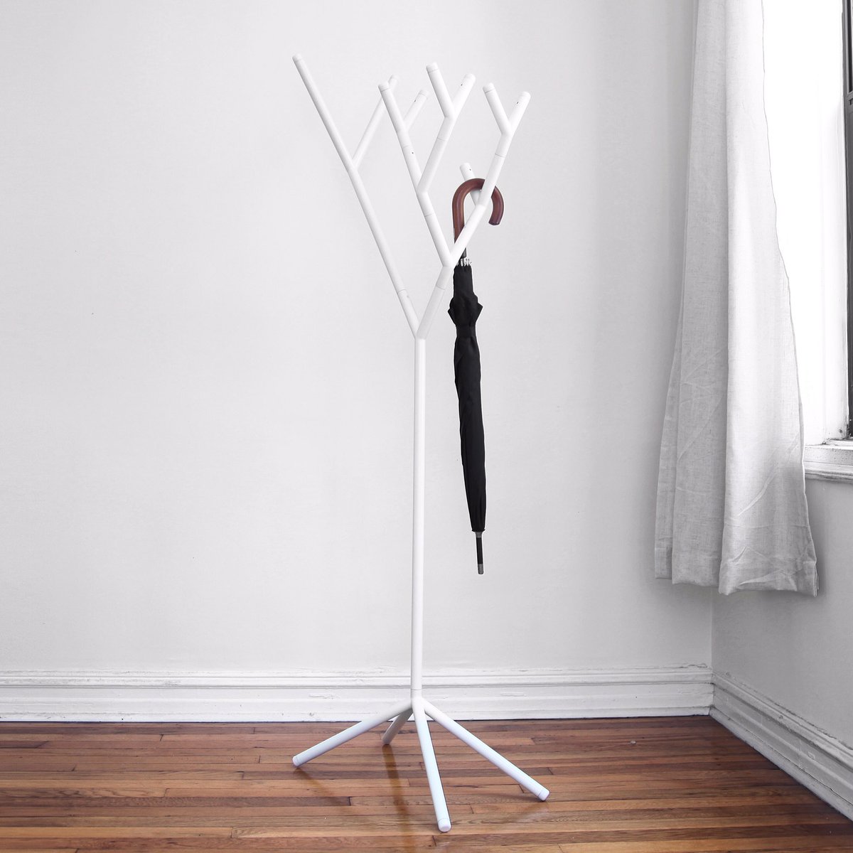 theHyfen's tweet photo. Forgot something? #StayDry #YRack by #HCWDStudio #Hyfen #Modern #CoatRack #Design #HomeDecor #Furniture #GiftIdea https://t.co/NtwuSZosOl