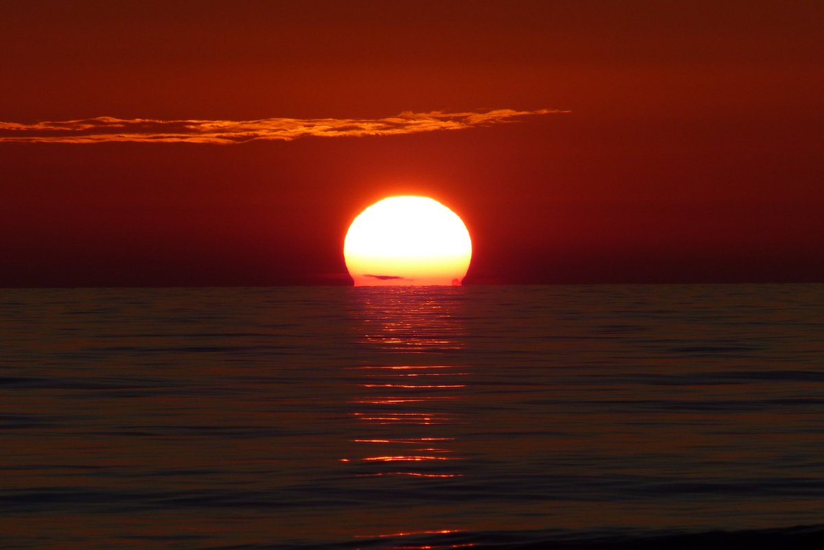 Ssunshot's tweet photo. #Terschelling #Zonsondergang #Grotekwal #Juni2016
@RTLnieuws @Helgavanleur @Mooieluchten @Mooielucht @WNLVandaag https://t.co/jPPXR1BPAI