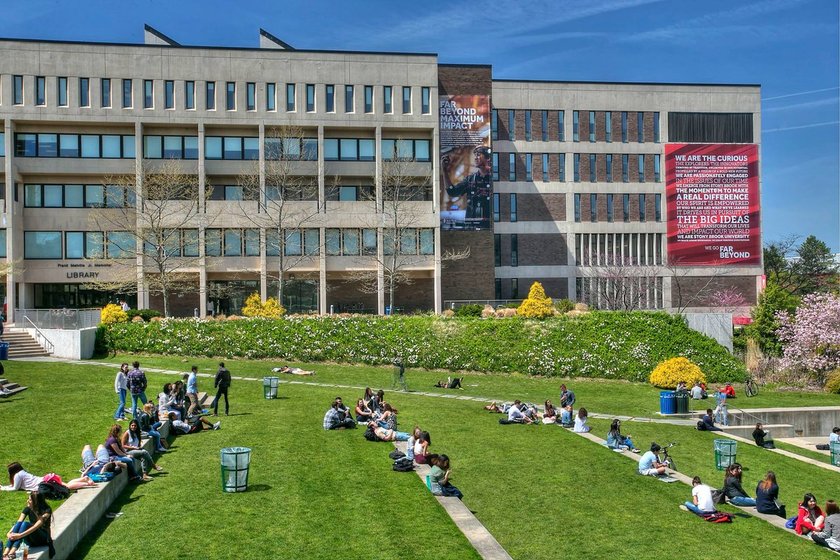 SBU_OSA's tweet photo. Chilling in staller steps over the summer is the best option! #stallercenter #sceneatsbu https://t.co/3peD4Fmyyd