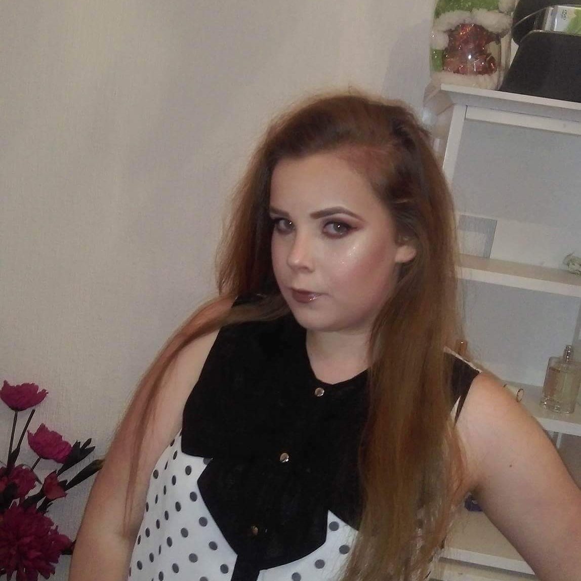 kellyglitzy's tweet photo. Makeup done by me #beautyblogger #makeupvloggers #makeupartist #vlogging #vlogger #makeuplook #bloggers #instamakep https://t.co/uvc5MpDM0B