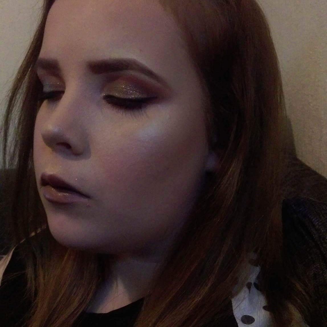 kellyglitzy's tweet photo. Makeup done by me.#makeupartist #beautyblogger #makeupblogger #makeup #blogging #vlogging #instamakeup #BloggingGals https://t.co/QREVk8QecG