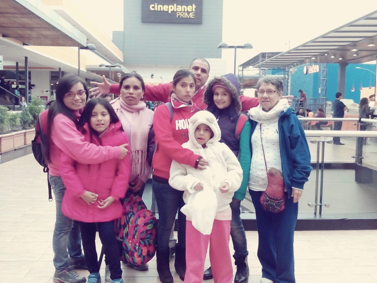teesil18's tweet photo. Familia ❤ https://t.co/P4WnsUuDoN