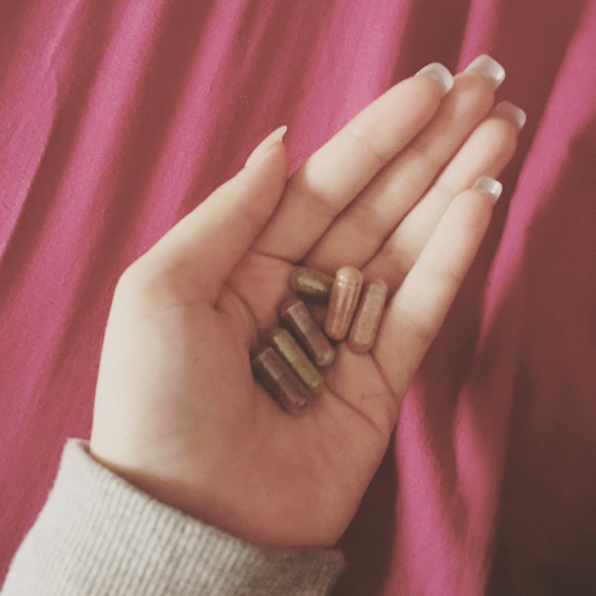 burgin_chlo's tweet photo. Jp capsules and a run #healthyliving https://t.co/7keJ9whZzA