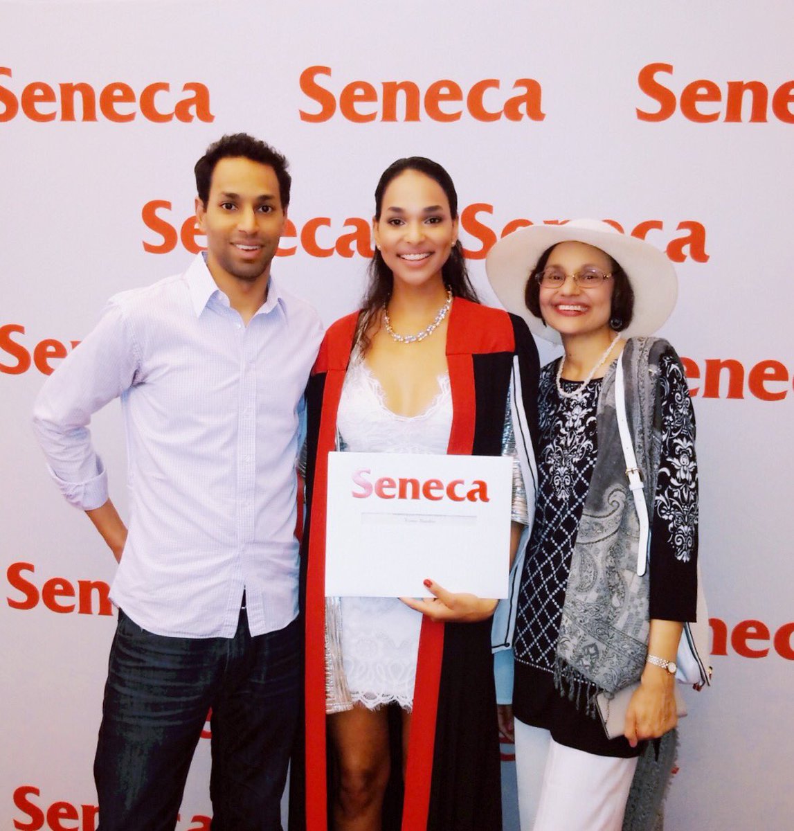 leigh_kristen's tweet photo. So this happened on Sunday. All those late nights have finally paid off. @SenecaCollege #EVM #wedidit #highhonours https://t.co/yxoHmiqi5L