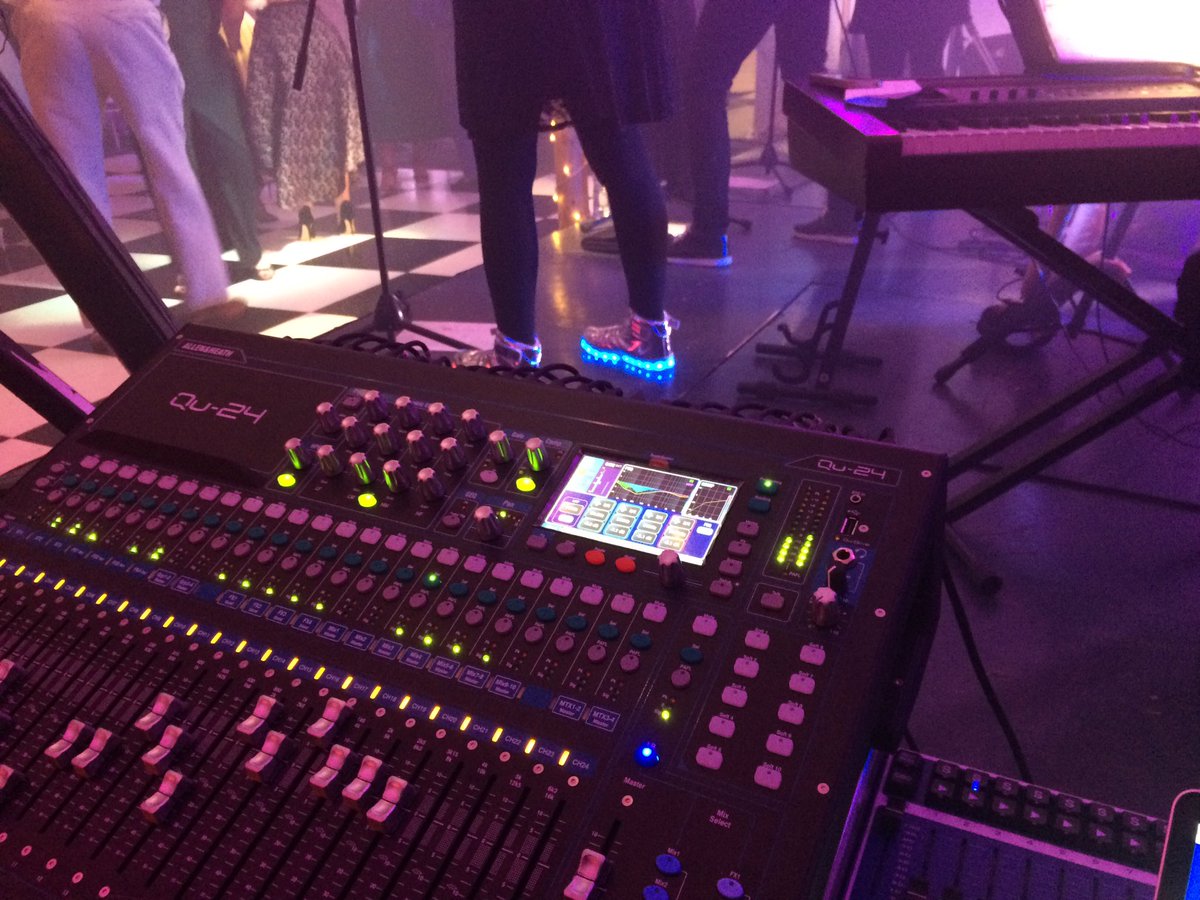 VortexAudioVis's tweet photo. We love working with bands, our state of the art sound and lighting can help your production value! #Lighting #Sound https://t.co/yBFwXbHqSX