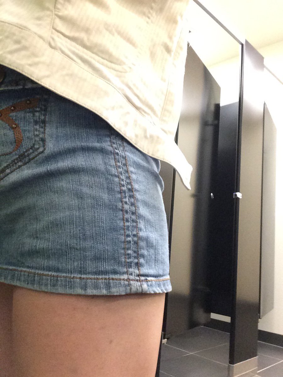 MsS_femdom_gilf's tweet photo. Seem to have a thing for short skirts!    #msstacey #femdom #shortskirts https://t.co/2Lam6NoOrR