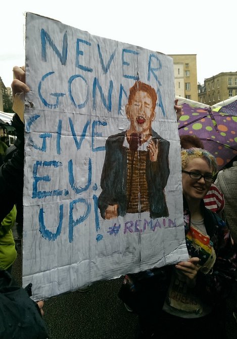 BBCCambs's tweet photo. Rick Astley provided inspiration at the #cambridgestays rally - via @edanderson101 https://t.co/IeNWLUbM1q