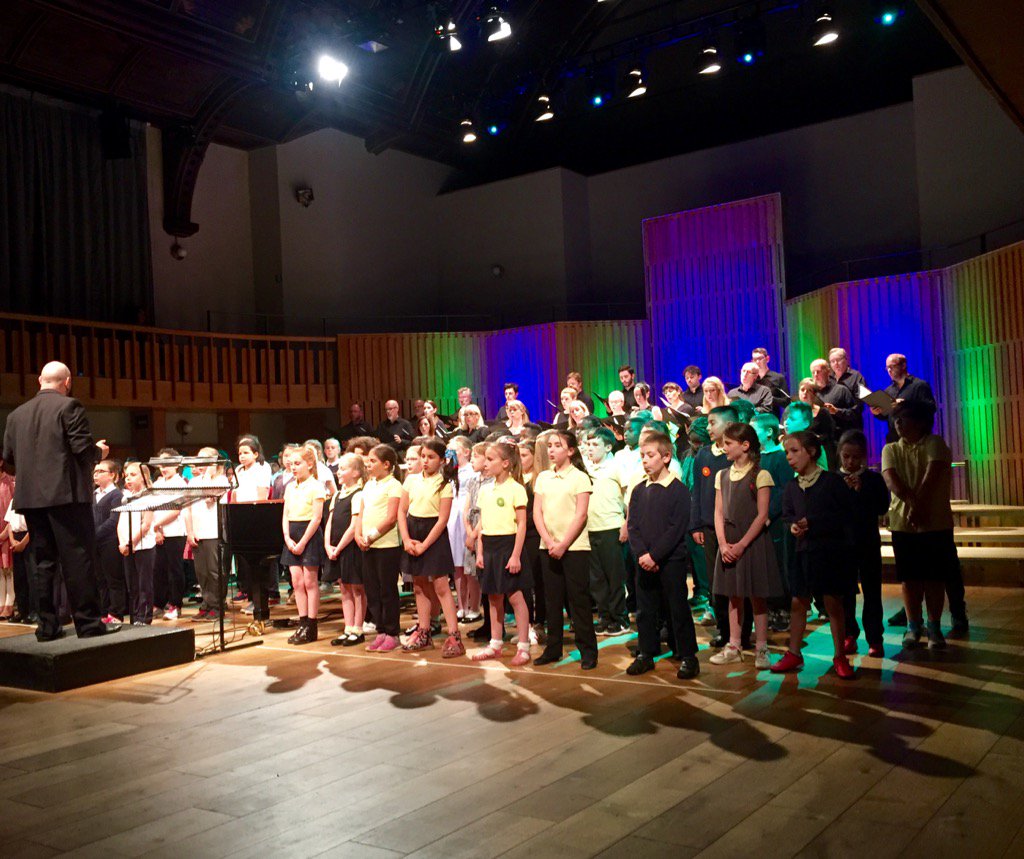 Opera_North_Ed's tweet photo. The Big Sing performances begin tonight in Leeds with Bakerend, Low Road and Windmill Primary schools #BigSingON https://t.co/H2PlpIR1Wl
