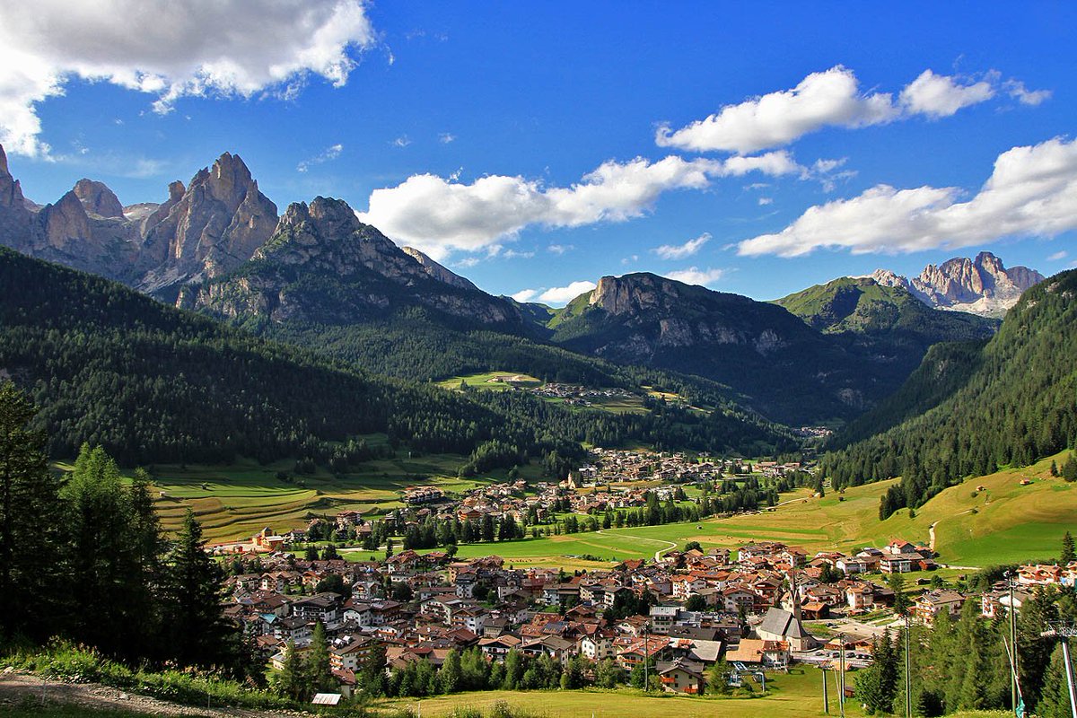 DolomitiBooking's tweet photo. WOW Nuovo Dolomiti Booking 2016 #dolomiti #booking #ValdiFassa #Hotel https://t.co/AQFKURy96V https://t.co/SGkb2yrZ8R
