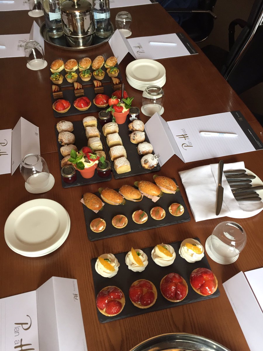 Thx @RoxburgheHotel for afternoon tea, amazing spread for <a href="/HITScotland/">HIT Scotland</a> Edin Lunch Committee ..😋